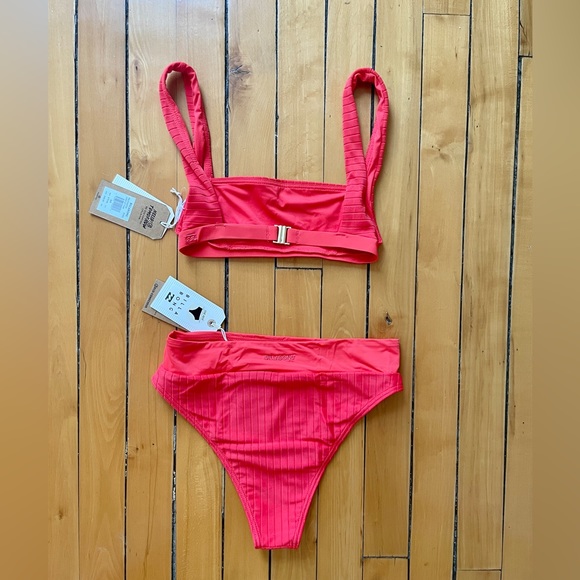 Billabong Bikini - Picture 3 of 4